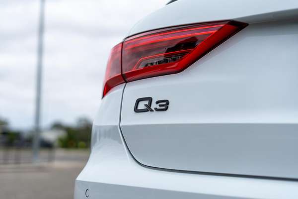 2024 Audi Q3 35 TFSI Dynamic Black F3