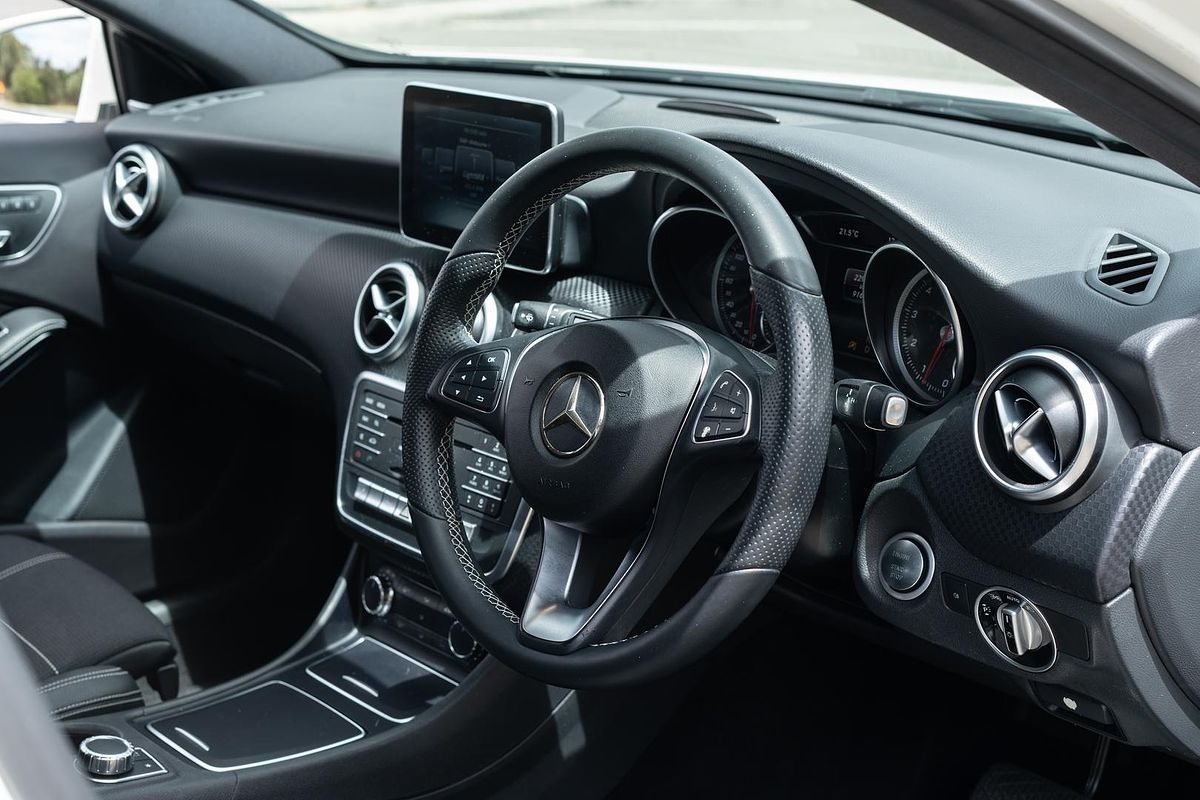 2015 Mercedes-Benz A-Class A200 W176
