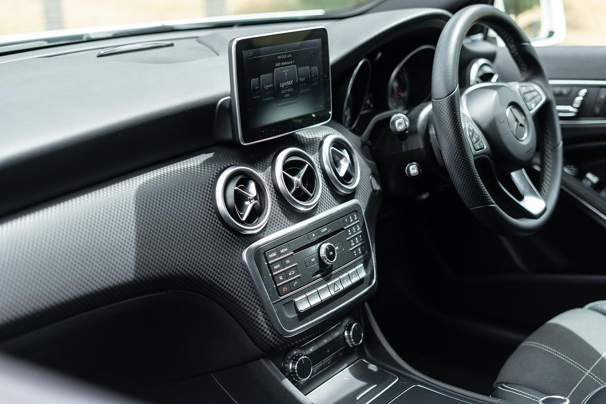 2015 Mercedes-Benz A-Class A200 W176