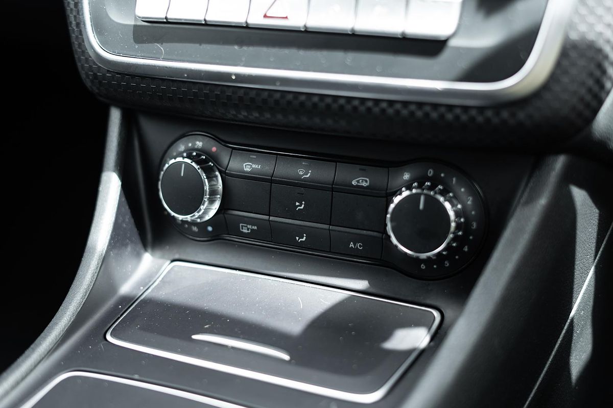 2015 Mercedes-Benz A-Class A200 W176