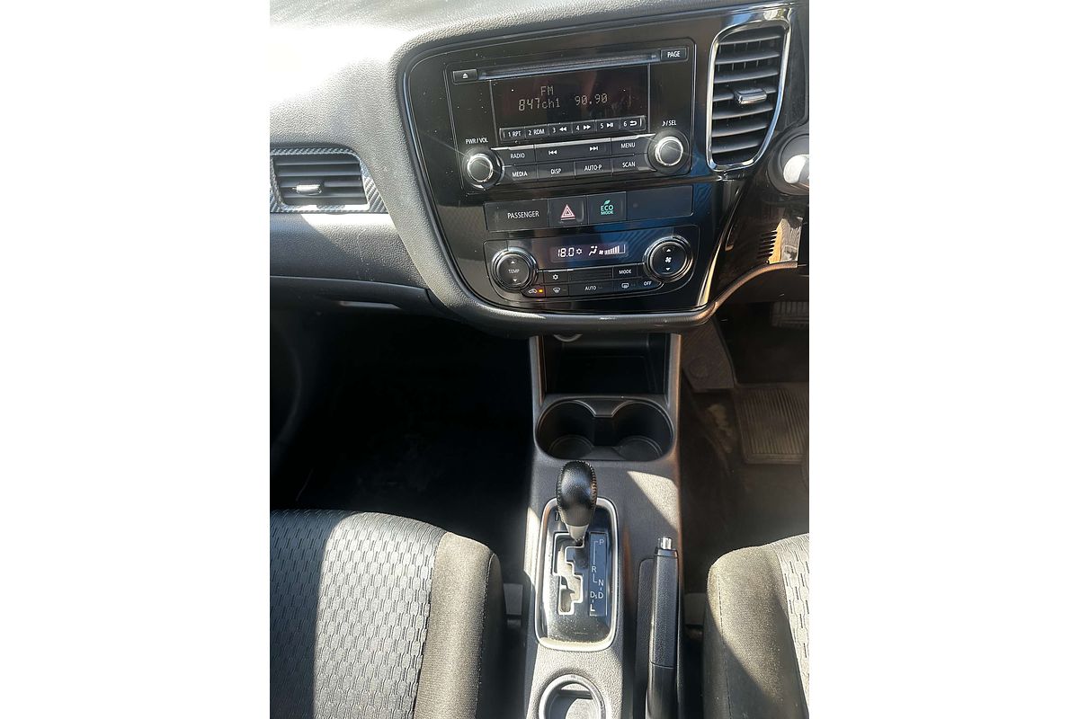 2012 Mitsubishi Outlander ES ZJ