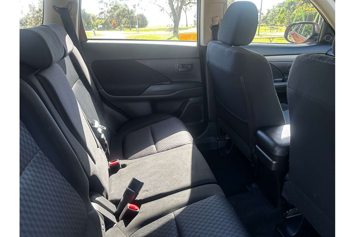 2012 Mitsubishi Outlander ES ZJ