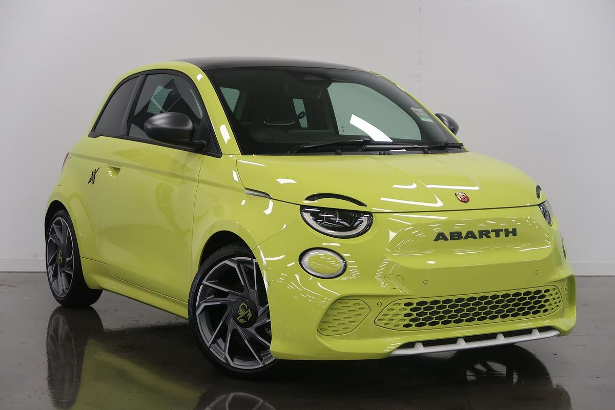 2024 Abarth 500e Scorpionissima