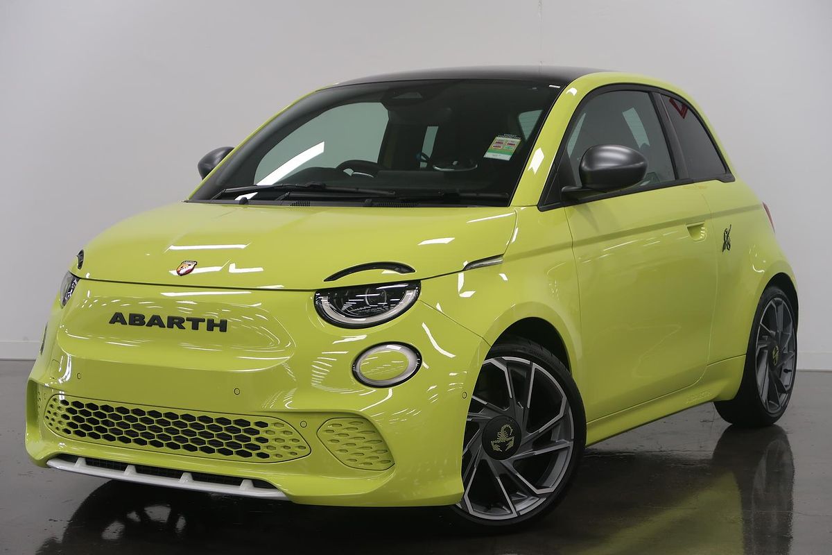 2024 Abarth 500e Scorpionissima