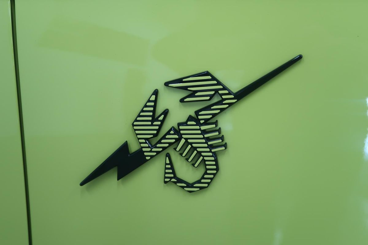 2024 Abarth 500e Scorpionissima