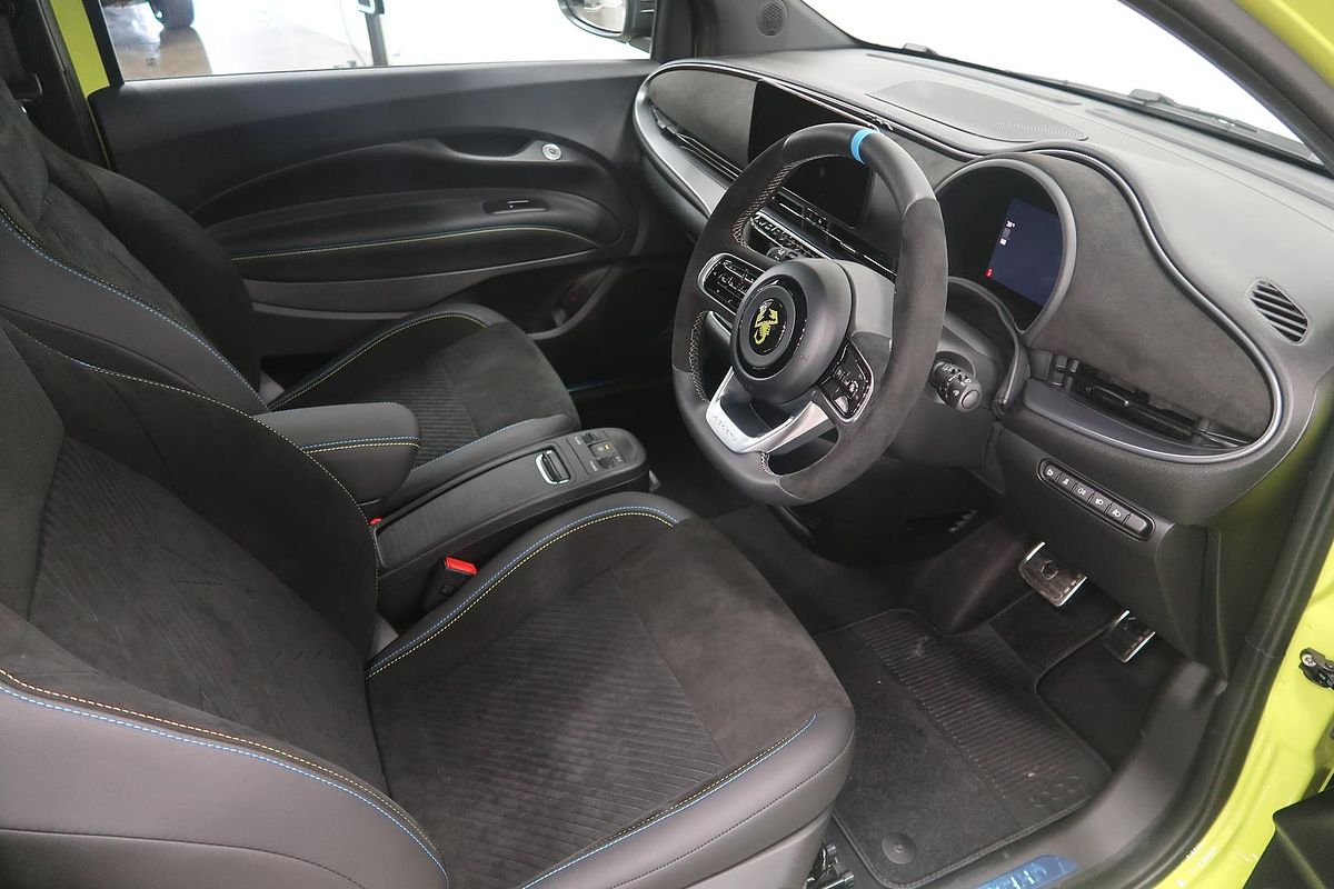 2024 Abarth 500e Scorpionissima