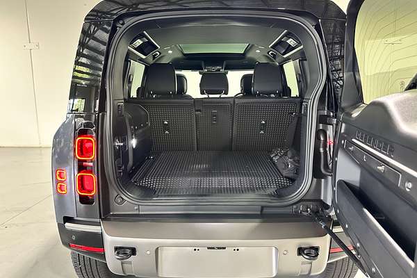 2025 Land Rover Defender 110 P400e X-Dynamic HSE L663