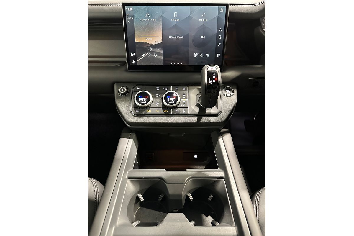 2025 Land Rover Defender 110 P400e X-Dynamic HSE L663