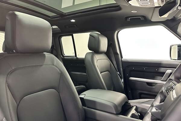 2025 Land Rover Defender 110 P400e X-Dynamic HSE L663