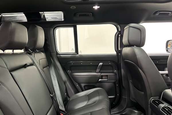 2025 Land Rover Defender 110 P400e X-Dynamic HSE L663