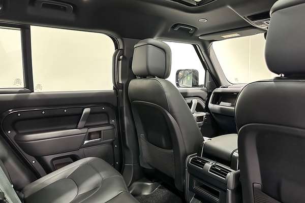 2025 Land Rover Defender 110 P400e X-Dynamic HSE L663