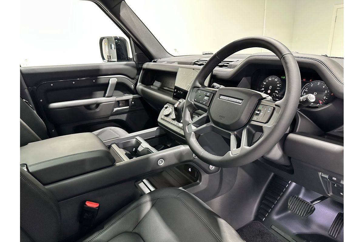 2025 Land Rover Defender 110 P400e X-Dynamic HSE L663