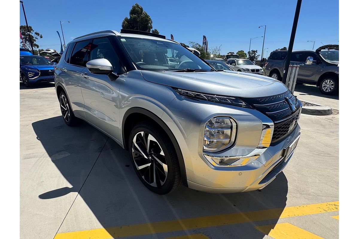 2024 Mitsubishi Outlander Exceed ZM
