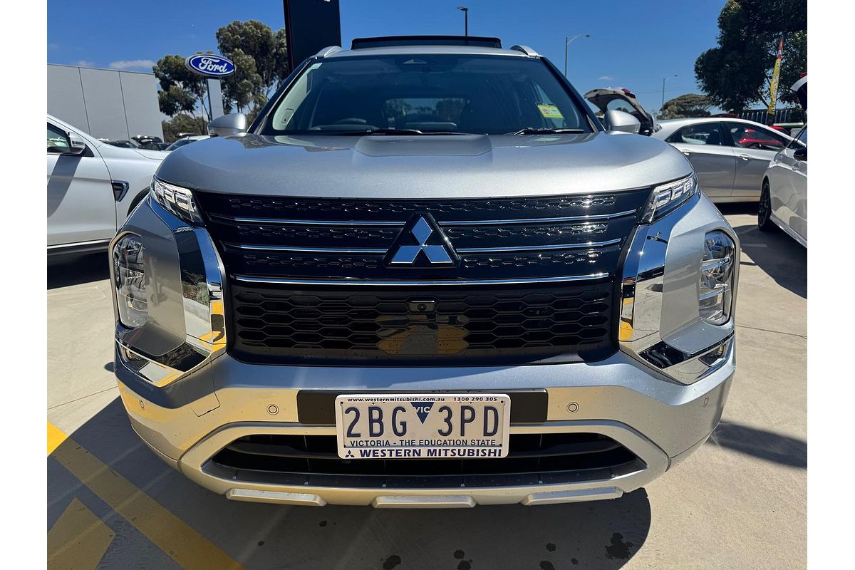 2024 Mitsubishi Outlander Exceed ZM