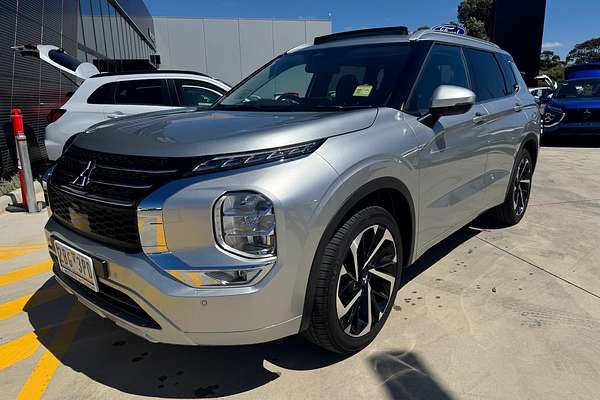 2024 Mitsubishi Outlander Exceed ZM