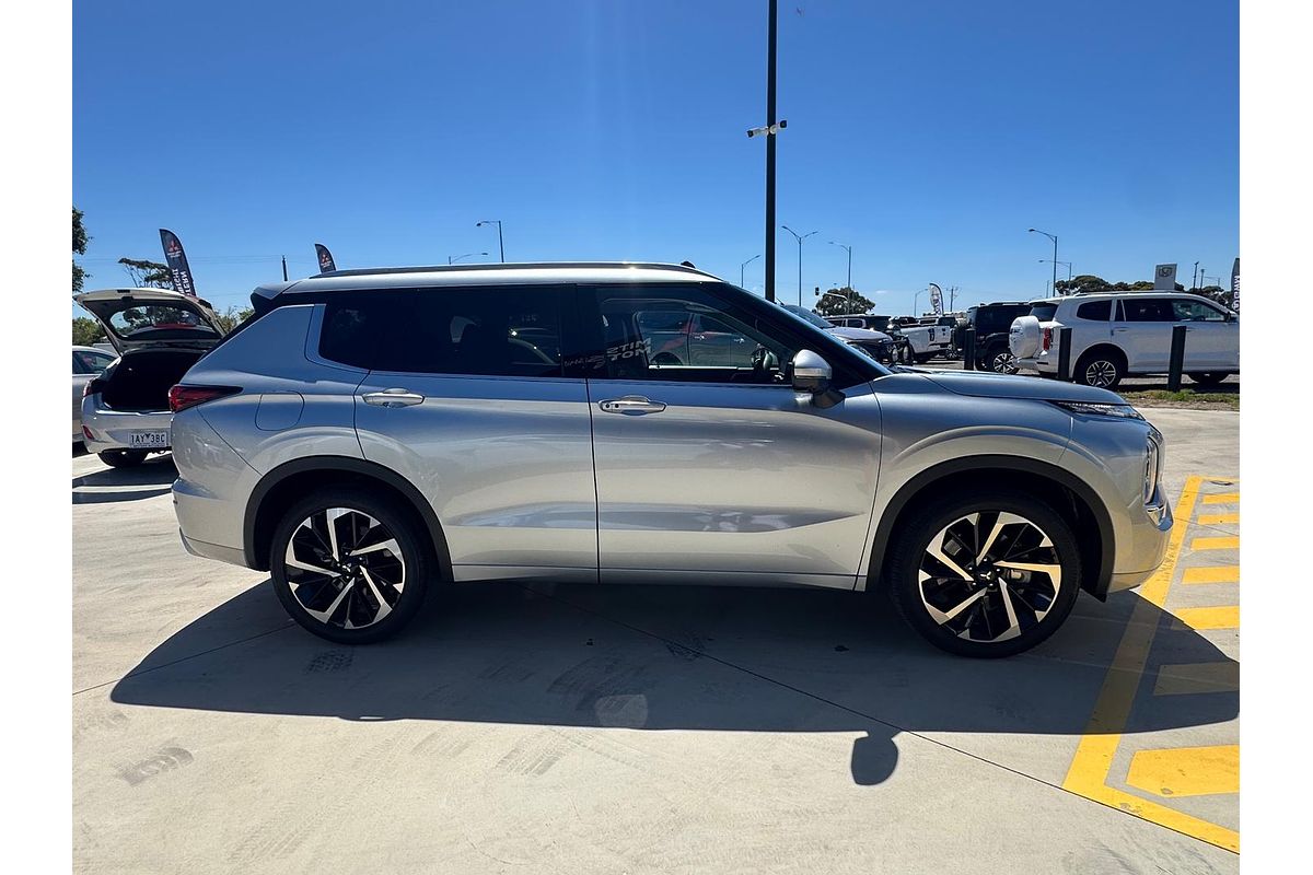 2024 Mitsubishi Outlander Exceed ZM