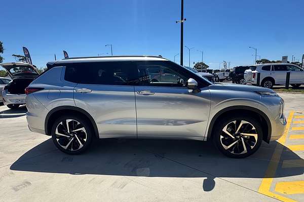 2024 Mitsubishi Outlander Exceed ZM