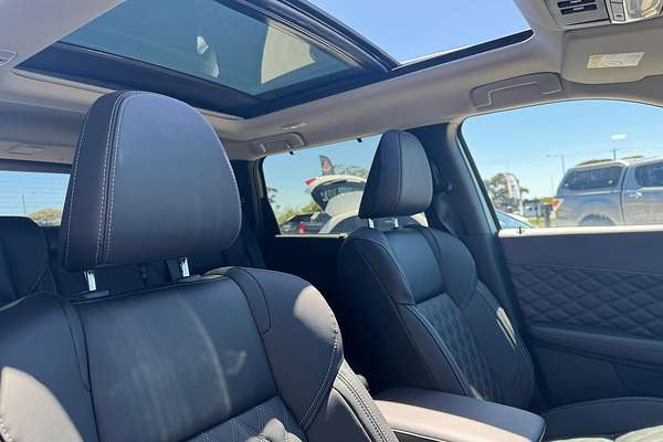 2024 Mitsubishi Outlander Exceed ZM