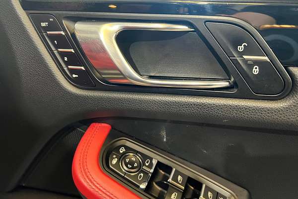 2016 Porsche Macan S 95B