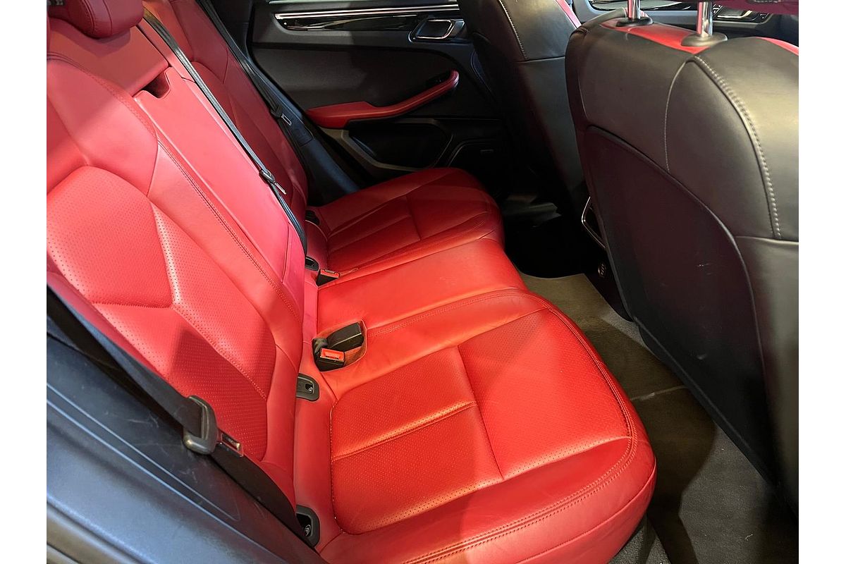 2016 Porsche Macan S 95B