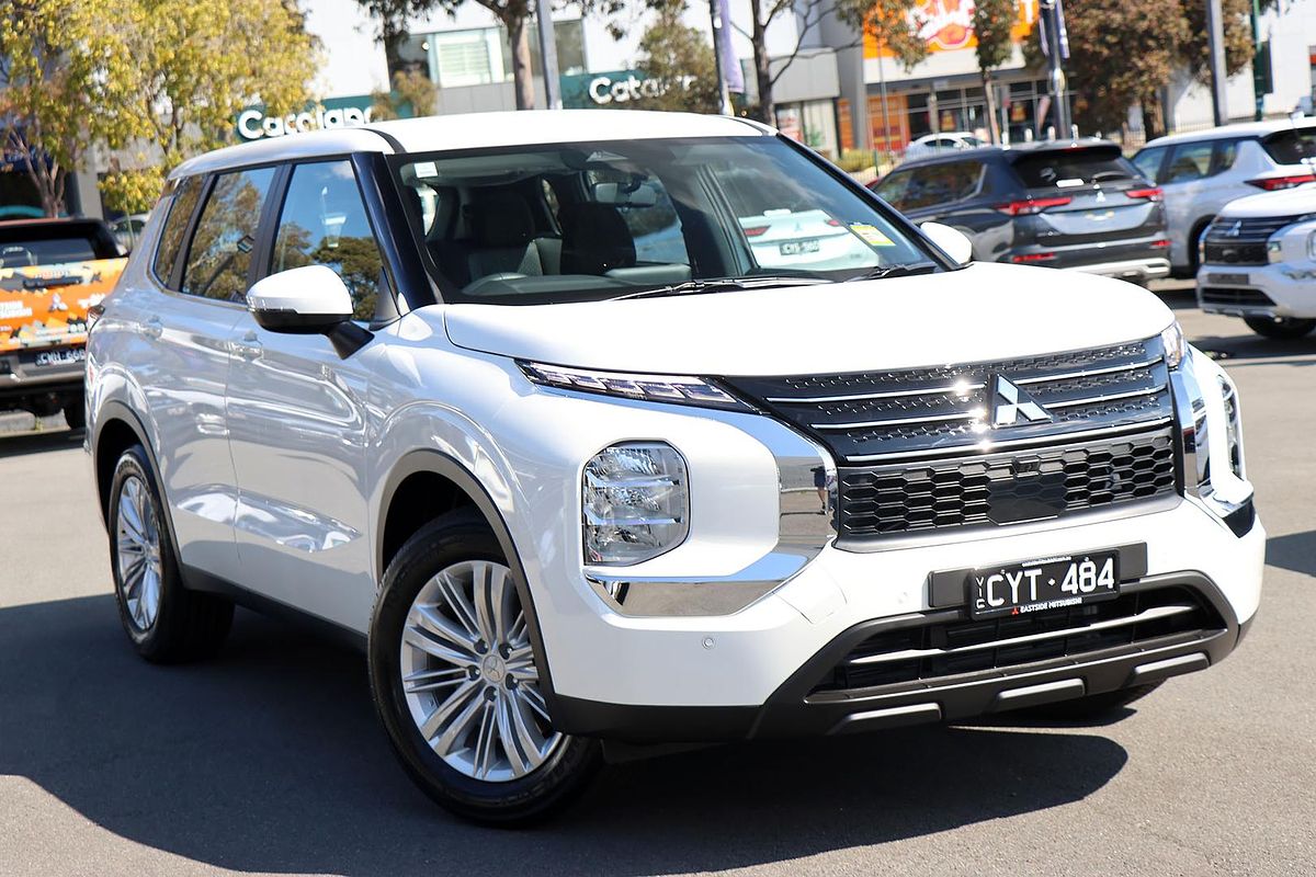 2024 Mitsubishi Outlander ES ZM