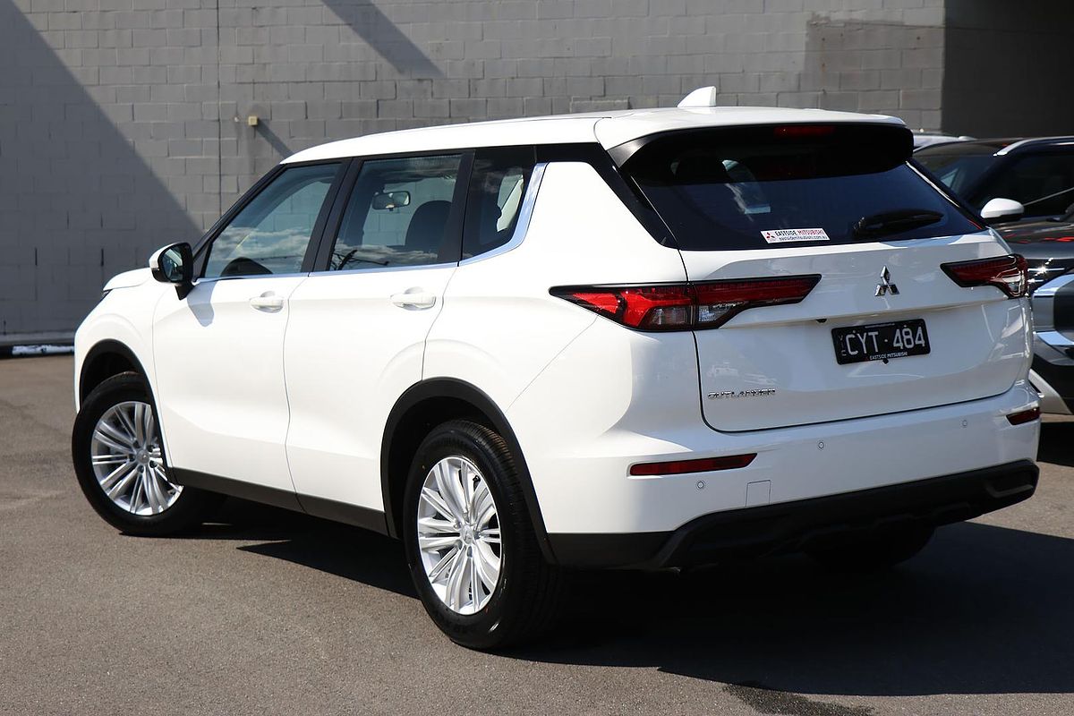 2024 Mitsubishi Outlander ES ZM