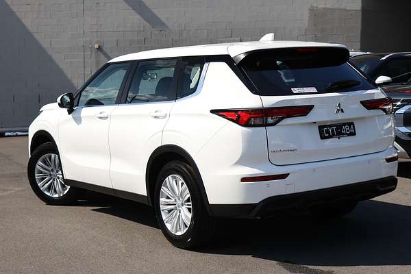 2024 Mitsubishi Outlander ES ZM