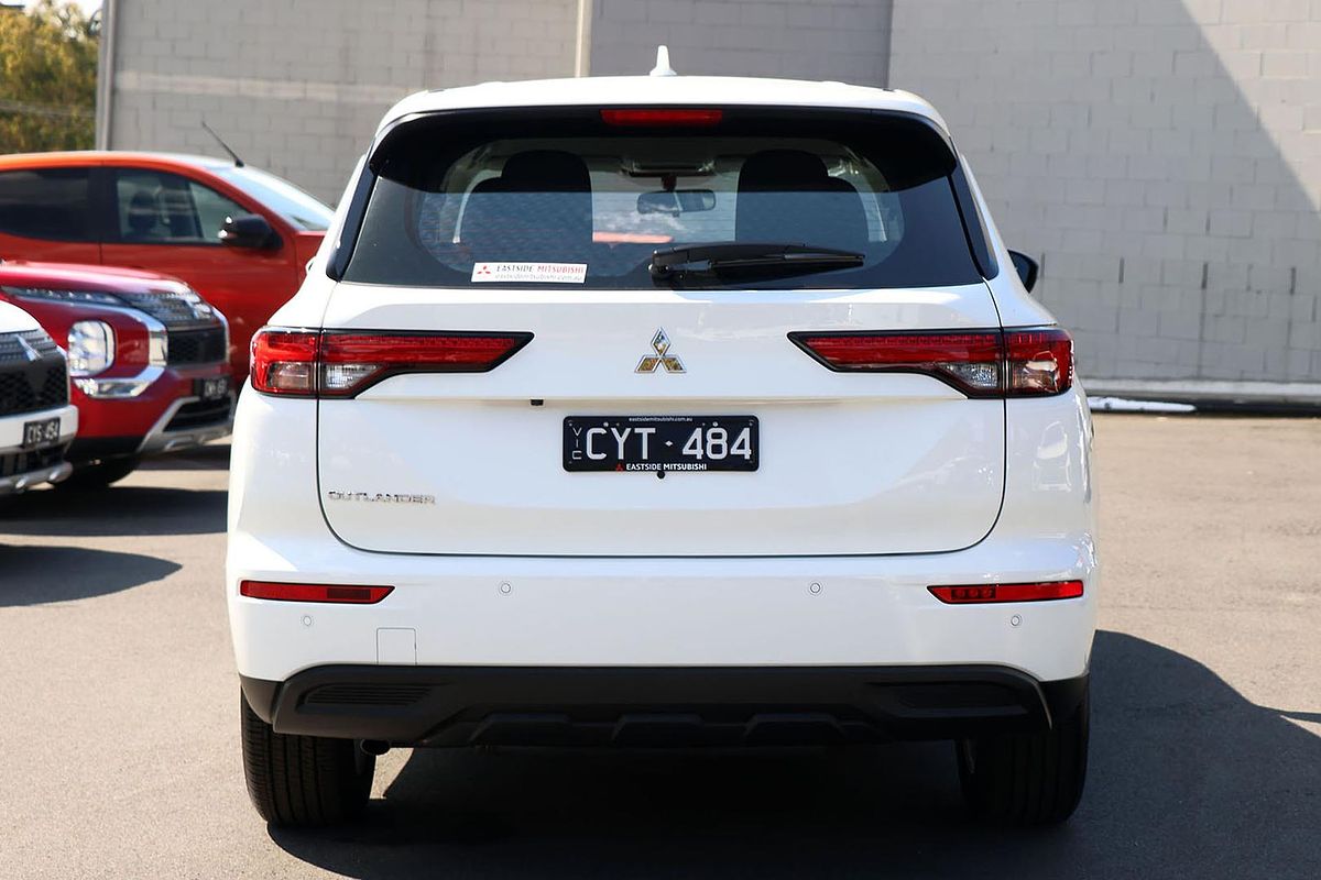 2024 Mitsubishi Outlander ES ZM