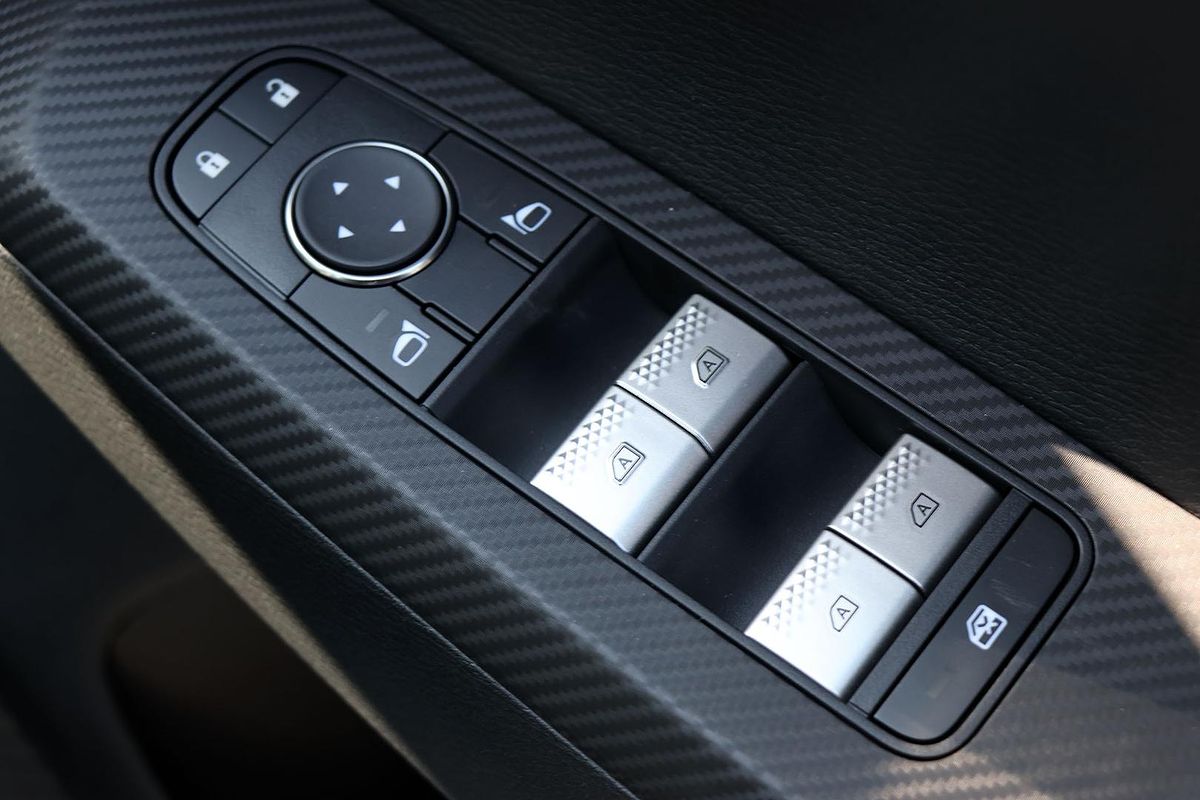 2024 Mitsubishi Outlander ES ZM