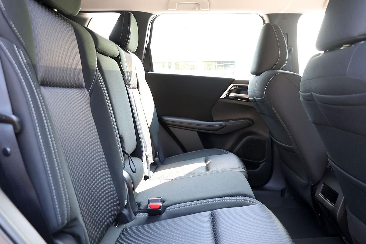 2024 Mitsubishi Outlander ES ZM