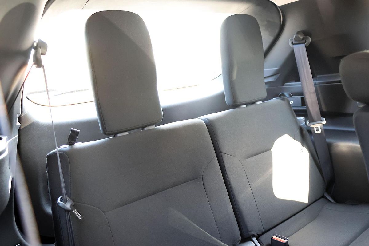 2024 Mitsubishi Outlander ES ZM
