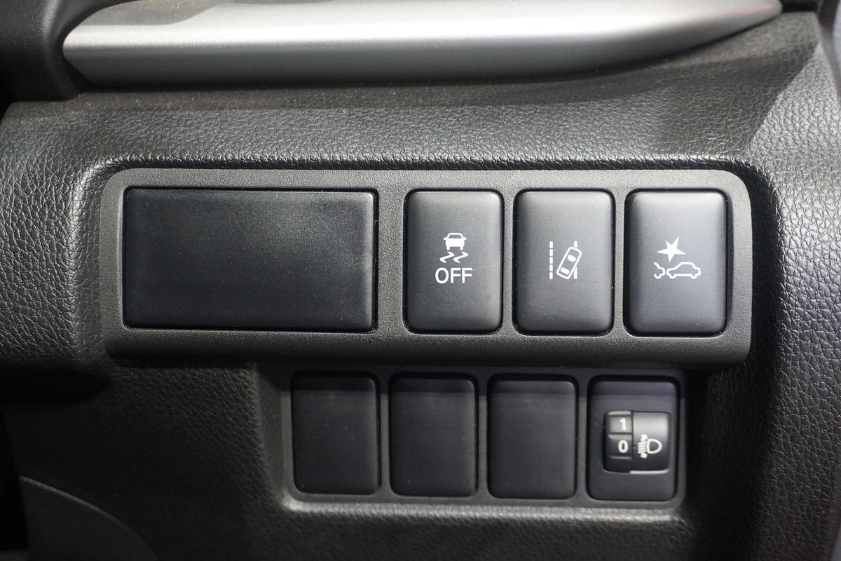2023 Mitsubishi Eclipse Cross LS YB