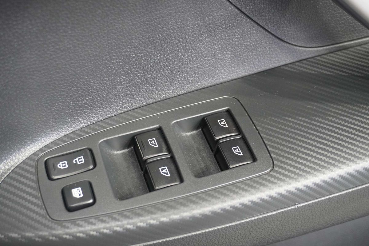 2023 Mitsubishi Eclipse Cross LS YB
