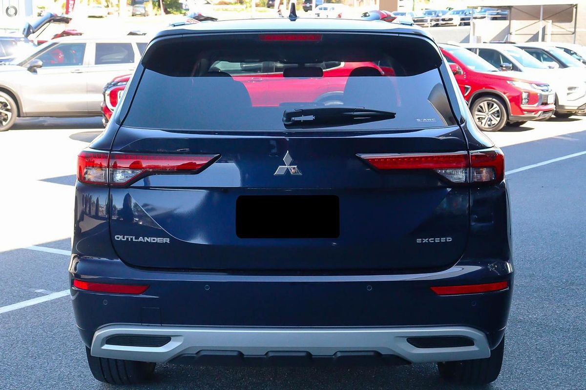 2024 Mitsubishi Outlander Exceed ZM