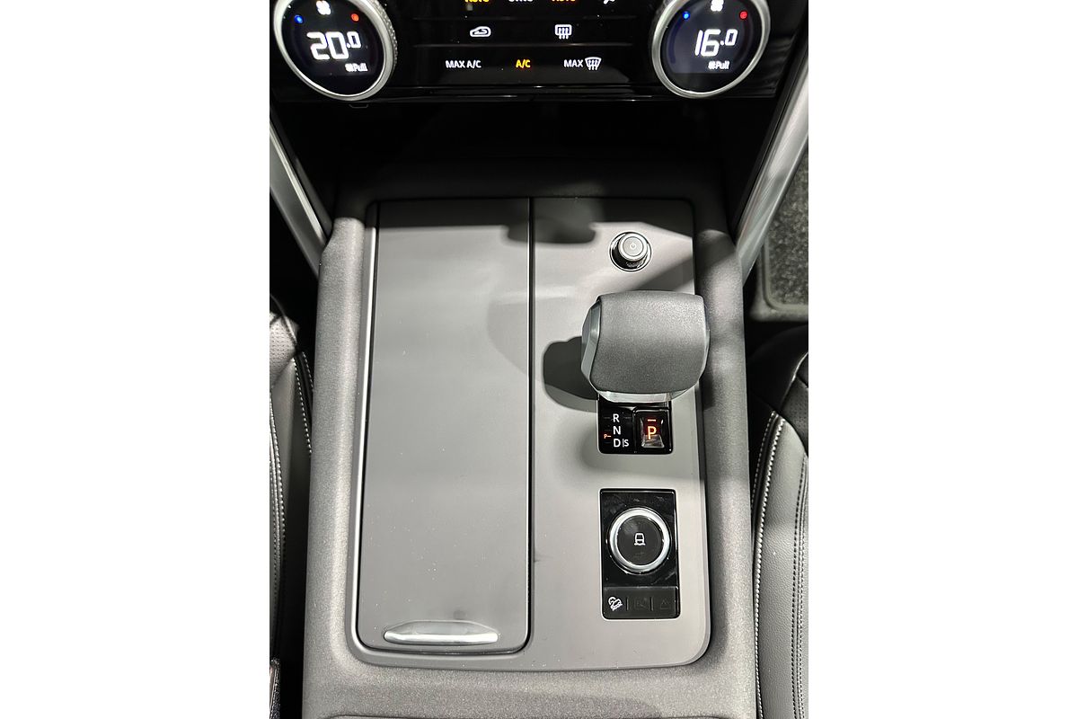 2024 Land Rover Discovery D350 S Series 5