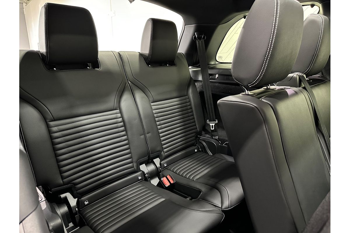 2024 Land Rover Discovery D350 S Series 5