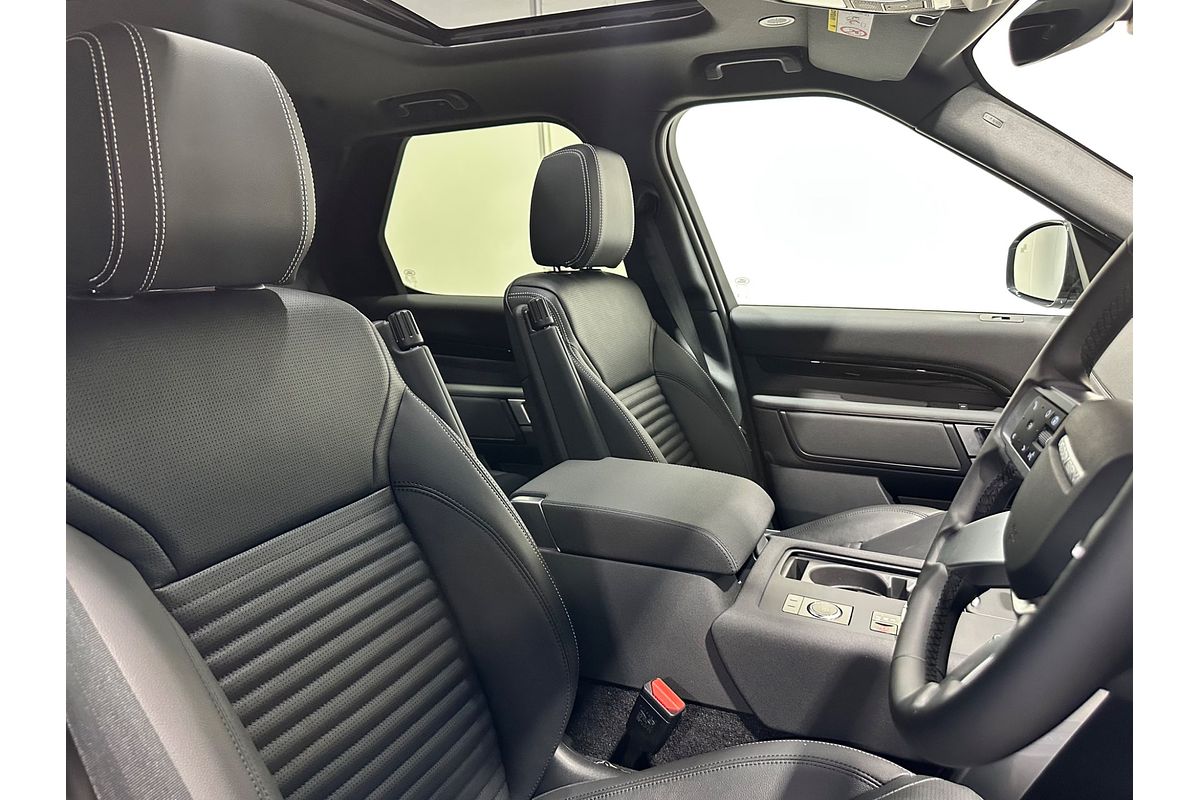 2024 Land Rover Discovery D350 S Series 5