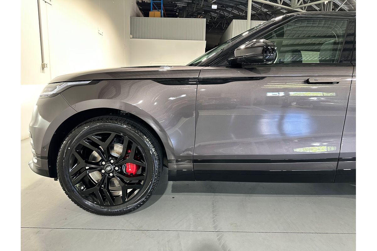 2024 Land Rover Discovery D350 S Series 5