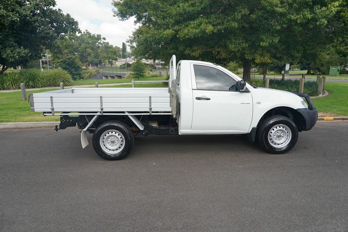 2013 Mitsubishi Triton GL MN MY14 Rear Wheel Drive