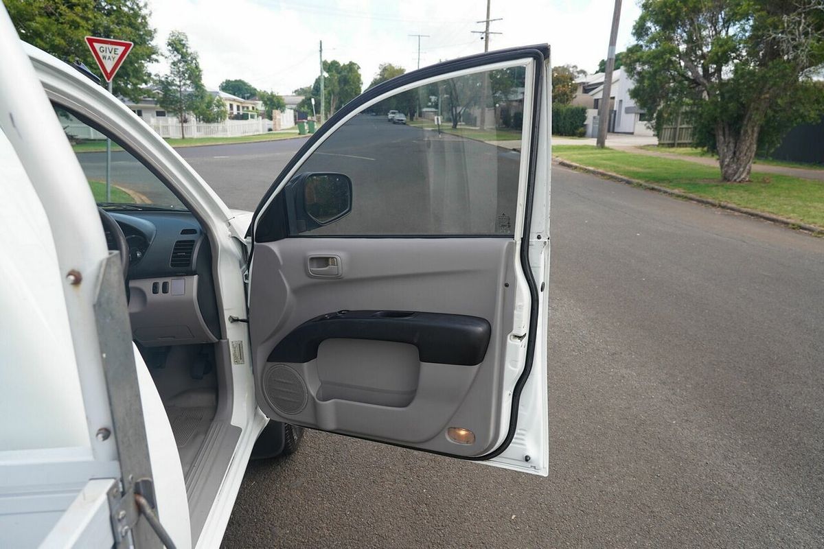 2013 Mitsubishi Triton GL MN MY14 Rear Wheel Drive