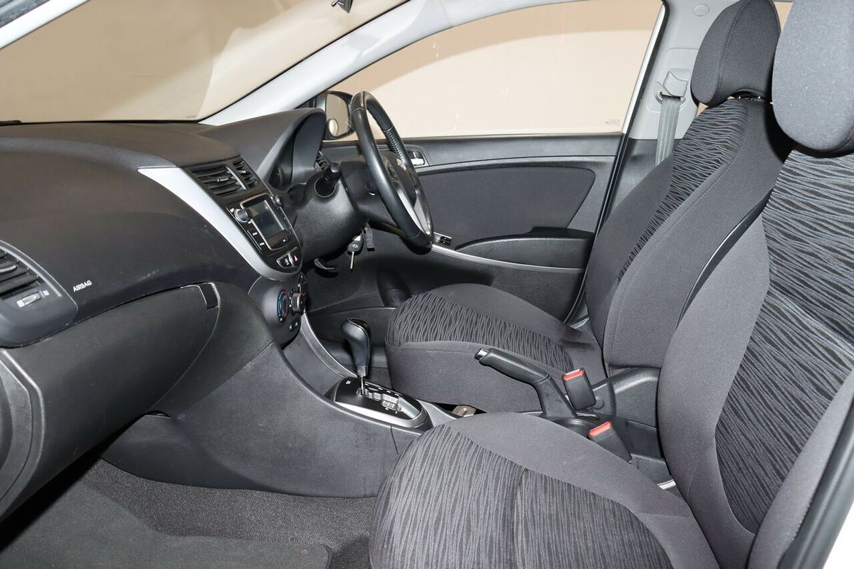 2019 Hyundai Accent Sport RB6