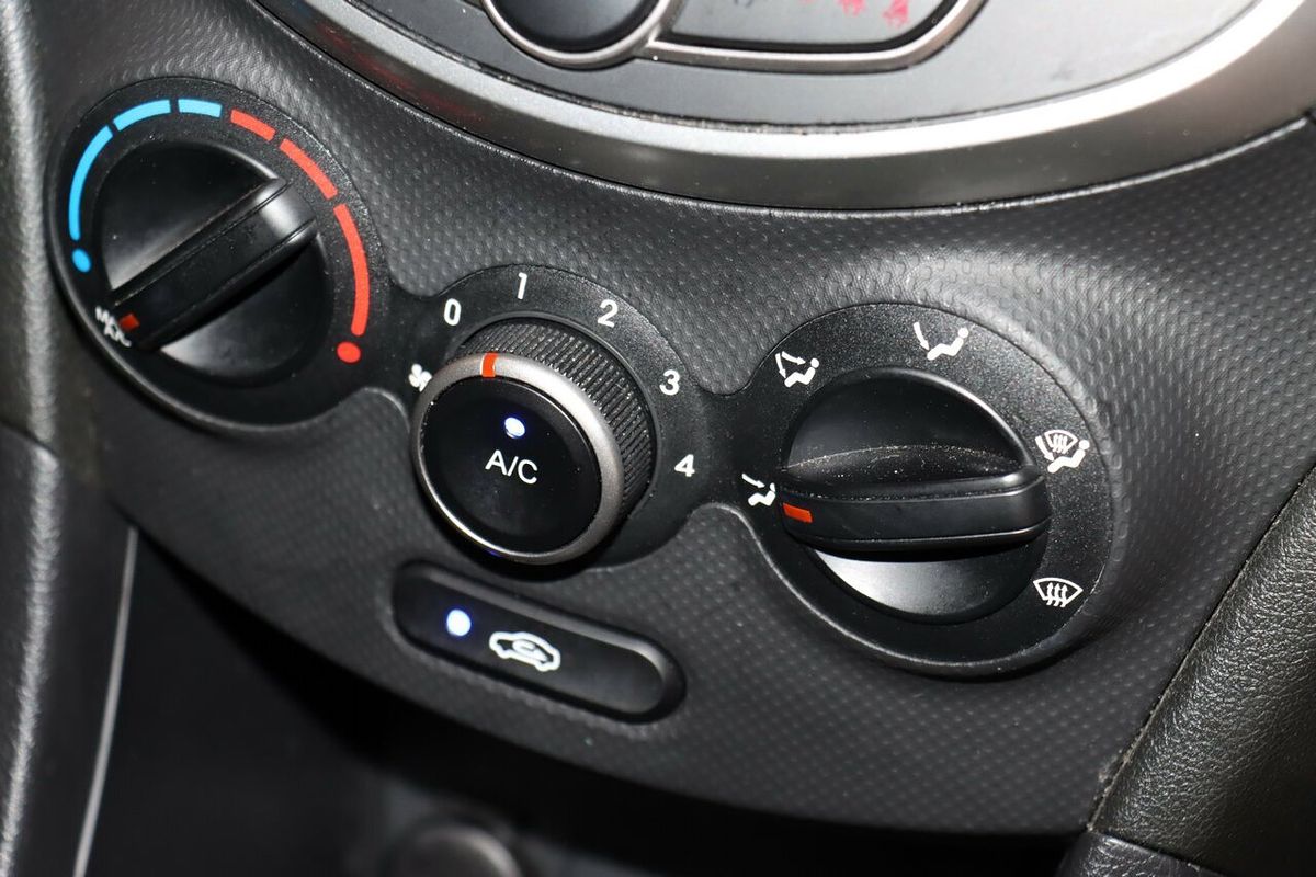 2019 Hyundai Accent Sport RB6