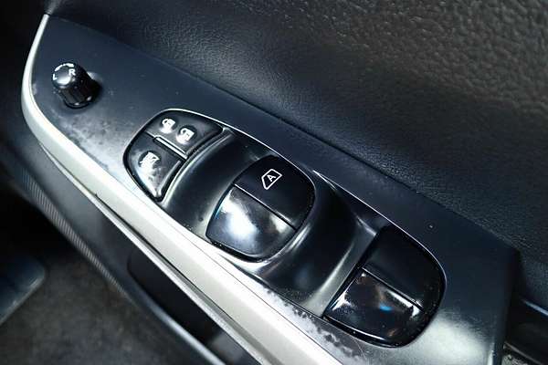 2016 Nissan Navara RX N-Sport Dealer KIT (4x4) NP300 D23 4X4
