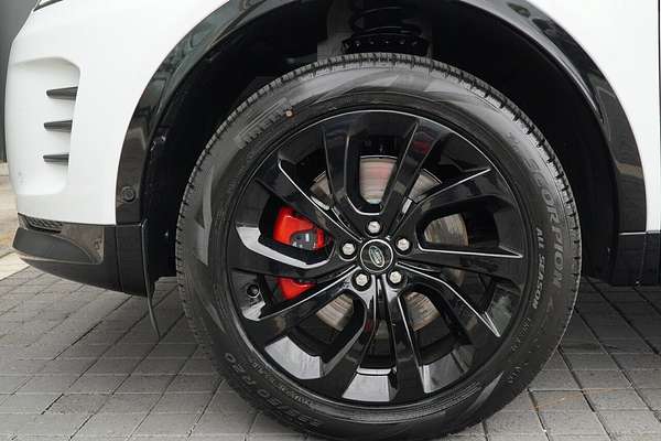 2025 Land Rover Discovery Sport P300e Dynamic SE L550