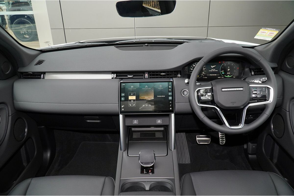 2025 Land Rover Discovery Sport P300e Dynamic SE L550