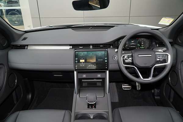 2025 Land Rover Discovery Sport P300e Dynamic SE L550