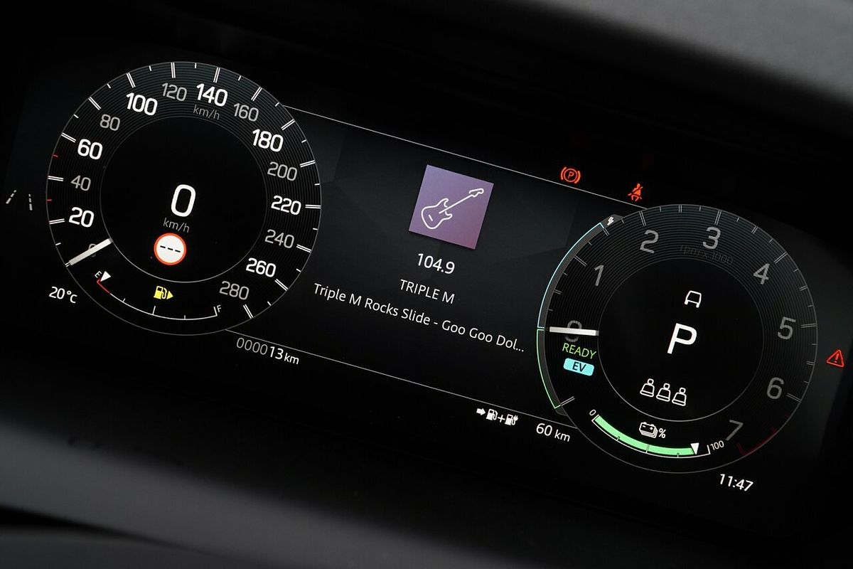 2025 Land Rover Discovery Sport P300e Dynamic SE L550