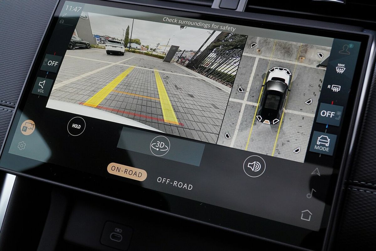 2025 Land Rover Discovery Sport P300e Dynamic SE L550