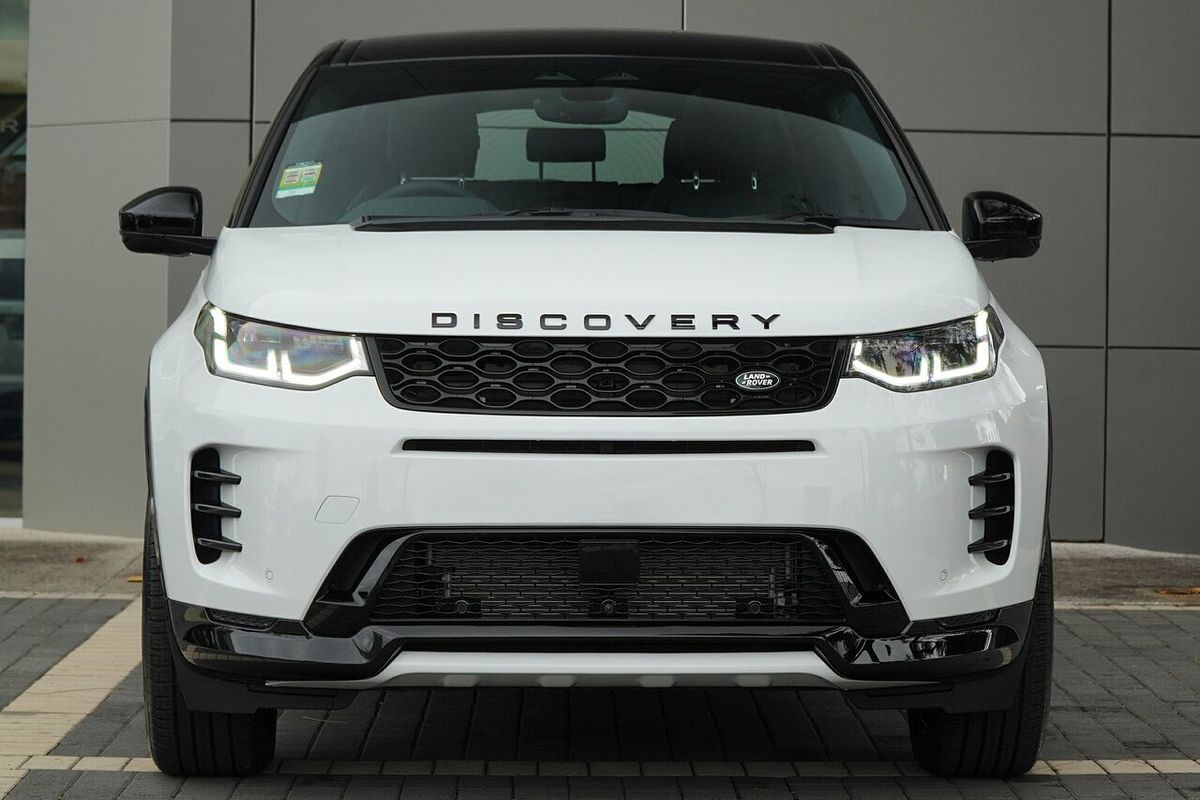 2025 Land Rover Discovery Sport P300e Dynamic SE L550
