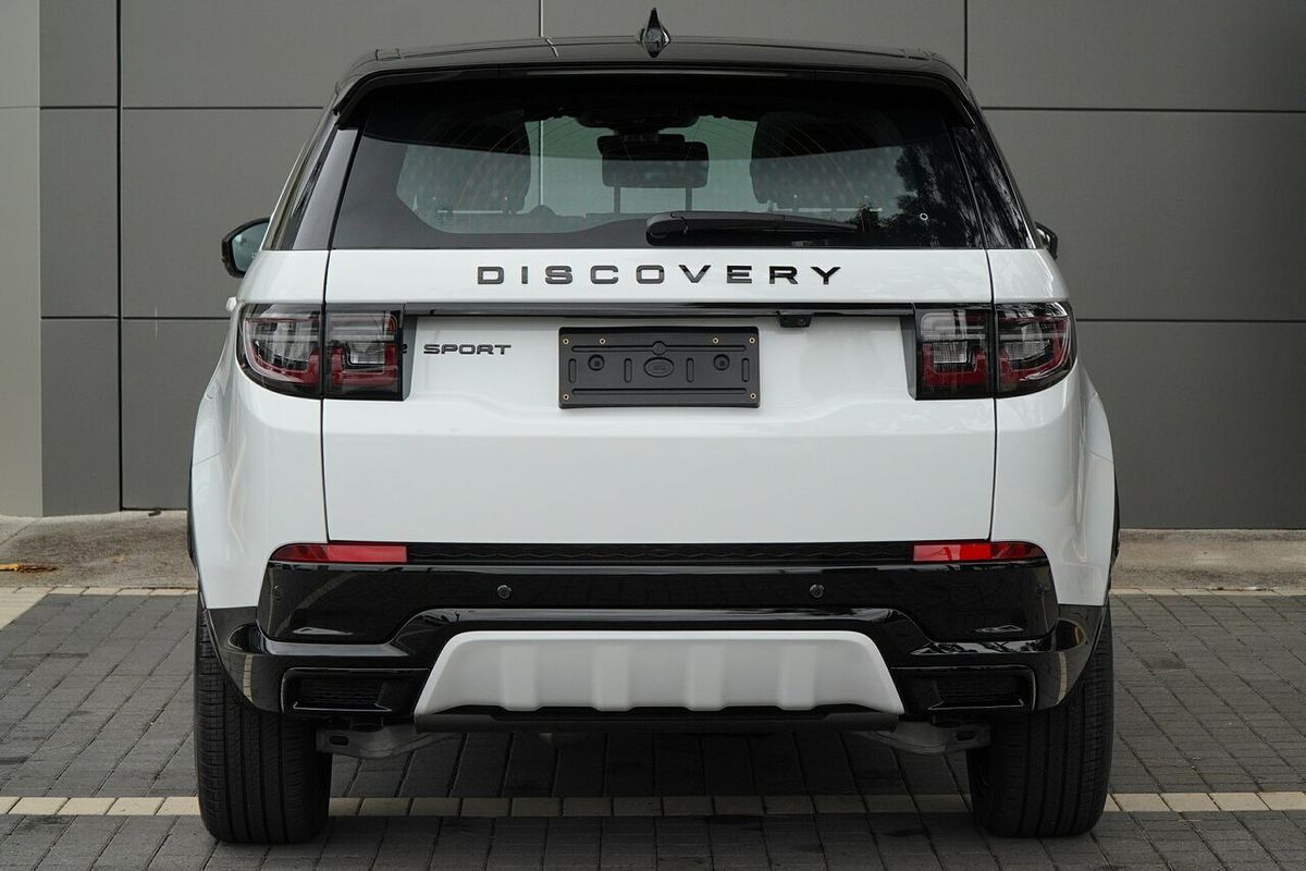 2025 Land Rover Discovery Sport P300e Dynamic SE L550